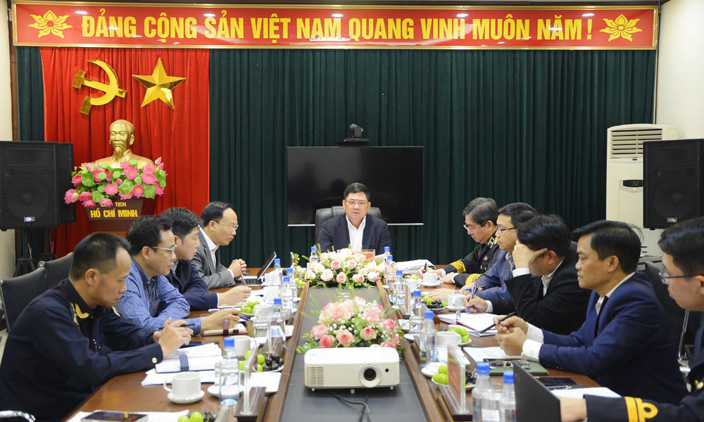 Bí thư Tỉnh ủy Nguyễn Hồng Thái phát biểu tại buổi làm việc.