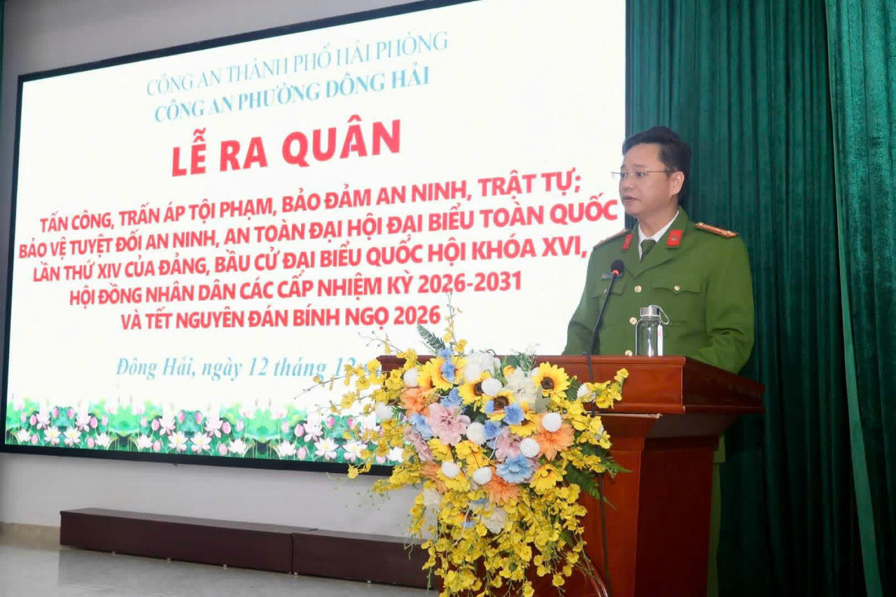 Trưởng Công an phường Đào Kỳ Phong phát lệnh ra quân.