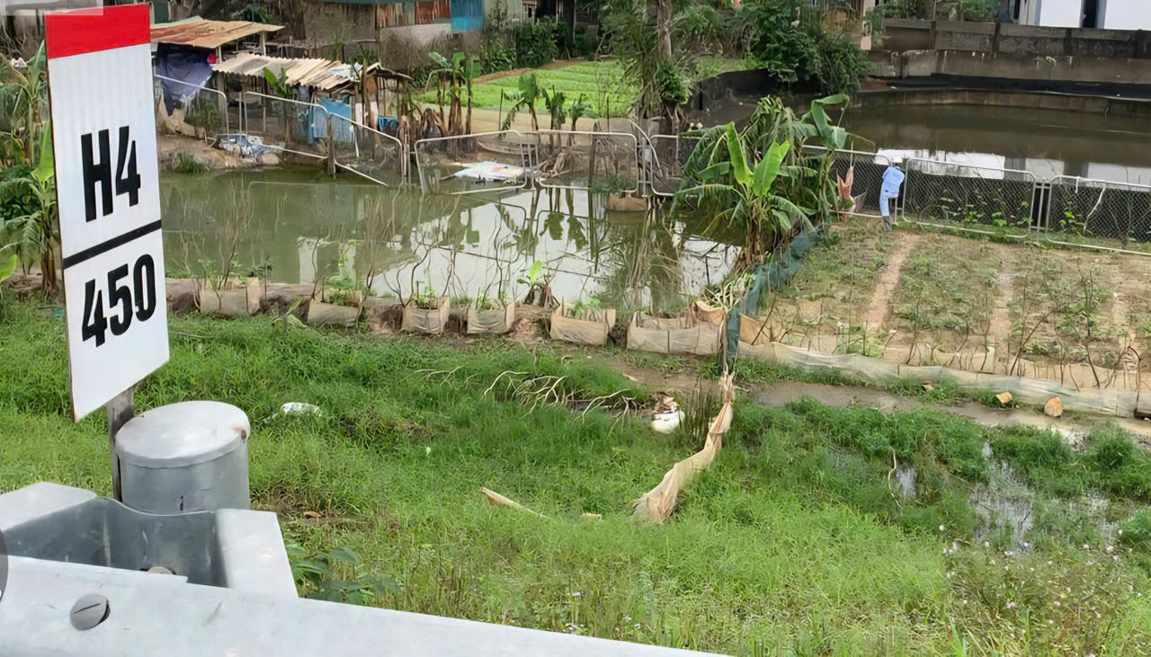 Rào chắn đoạn H4-450 bị tháo giỡ