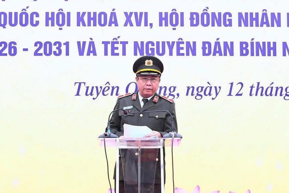 Thiếu Tướng Nguyễn Đức Thuận, Giám đốc Công an tỉnh Tuyên Quang phát biểu tại buổi phát động. (Ảnh: CATQ)