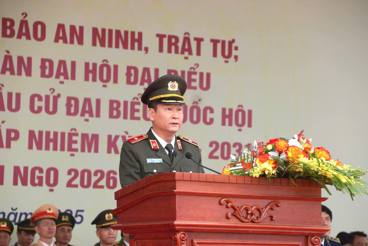 Thiếu tướng Bùi Quang Bình – Giám đốc Công an TP phát lệnh ra quân.