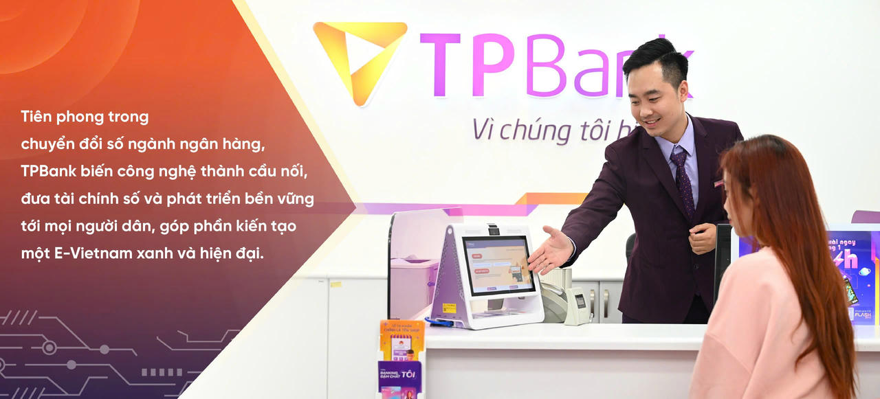 TPBank ứng dụng công nghệ số trong phục vụ khách hàng tại quầy, kết hợp giữa nền tảng công nghệ hiện đại và đội ngũ nhân sự chuyên nghiệp.