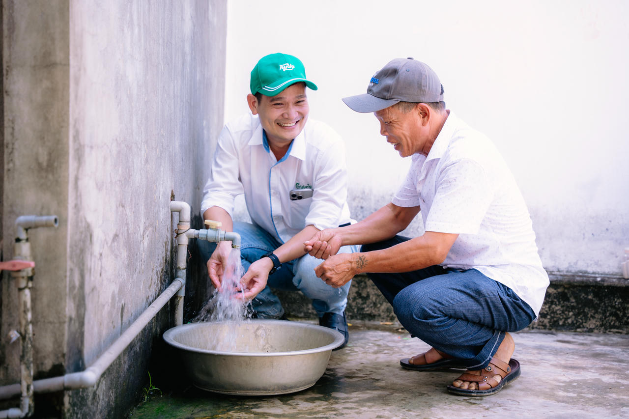 Hành trình 7 năm trao đi hơn 3,3 triệu mét khối nước sạch cho người dân miền Trung của Carlsberg Việt Nam.