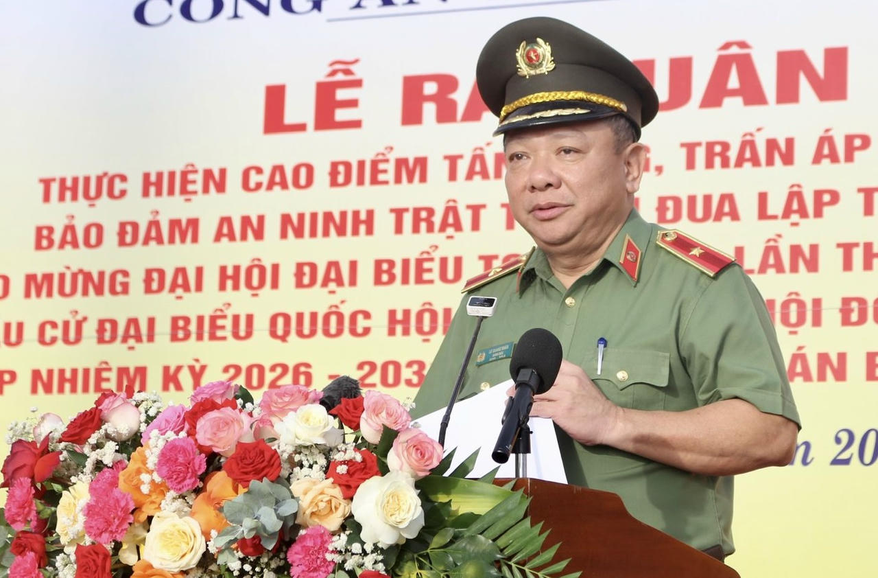 Thiếu tướng Lê Quang Nhân phát biểu tại lễ ra quân. (Ảnh: Ngọc Minh)