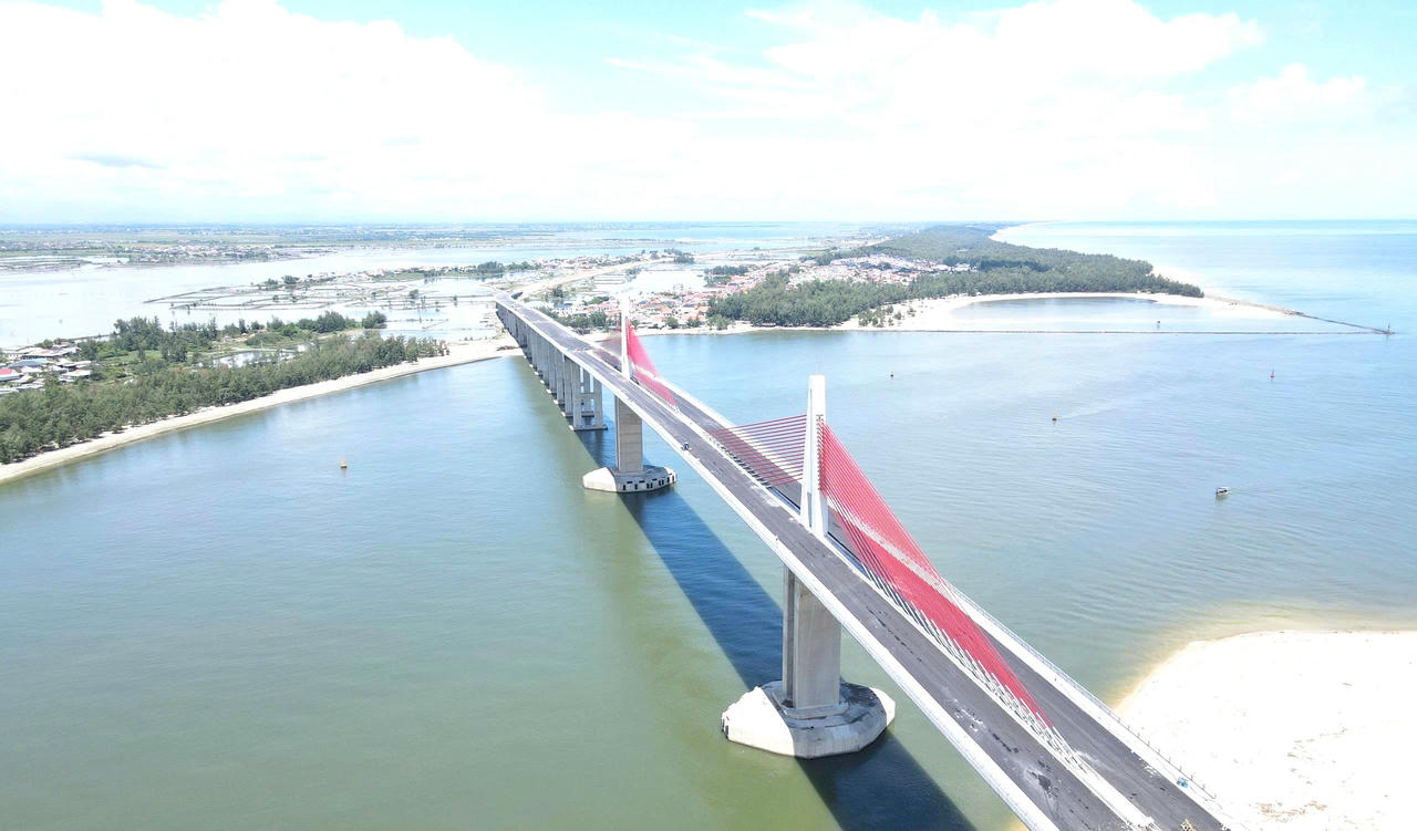 Dự án tuyến đường bộ ven biển và cầu vượt cửa biển Thuận An (Huế) trễ hẹn thông xe do thiếu đất tái định cư