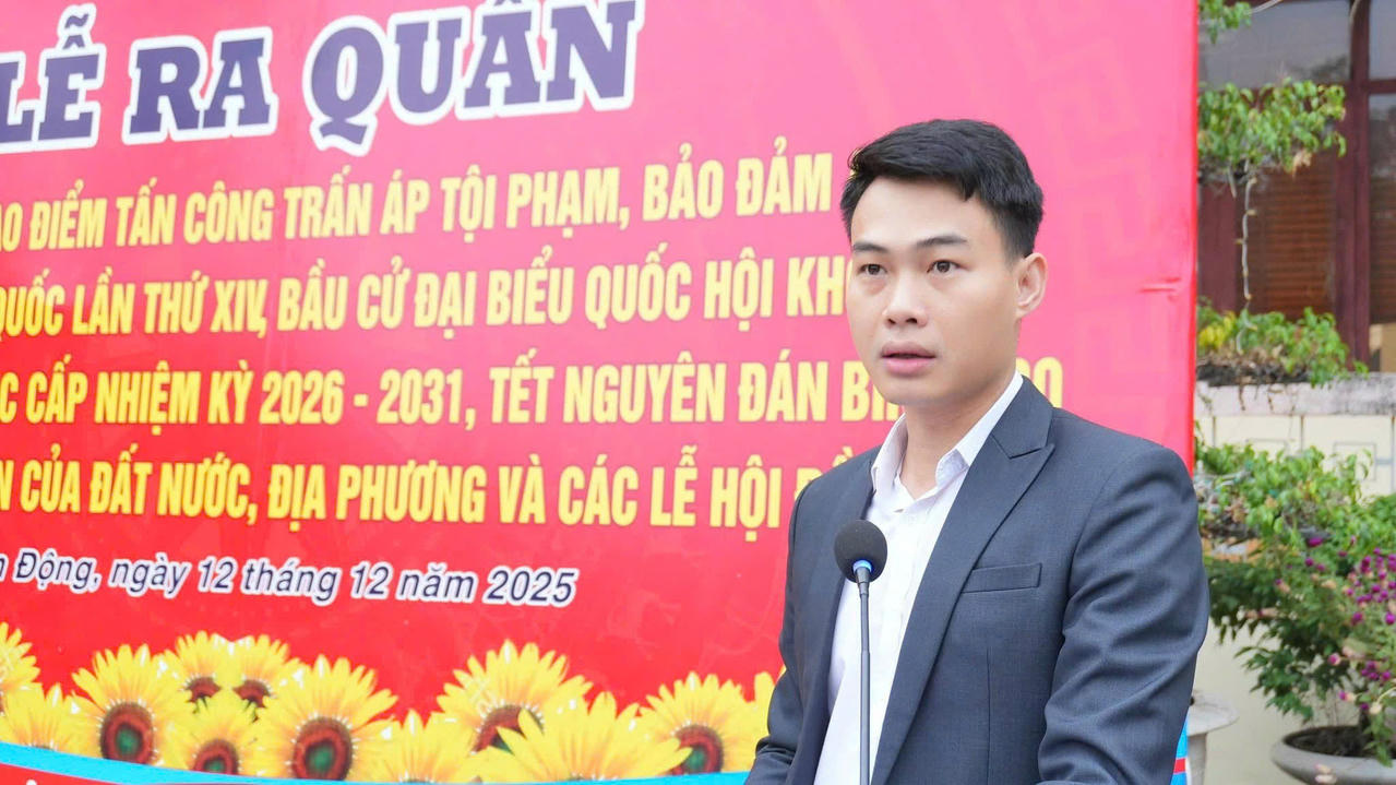 Ông Lục Xuân An- Chủ tịch UBND xã Sơn Động phát biểu tại Lễ ra quân.