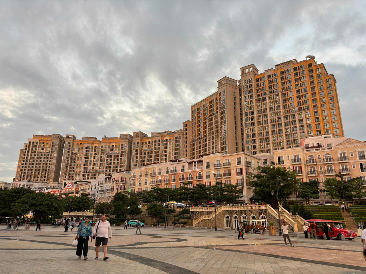 Thị trấn Hoàng Hôn lần thứ 2 liên tiếp được vinh danh “World’s Leading Iconic Tourist Attraction - Điểm Du lịch Biểu tượng hàng đầu thế giới 2025”. (Ảnh: PV)