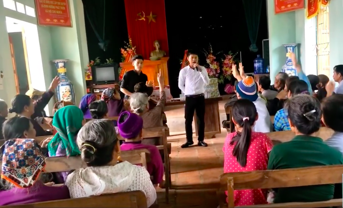 Bán hàng theo phương thức "đa cấp" ở nông thôn. (Ảnh minh họa)