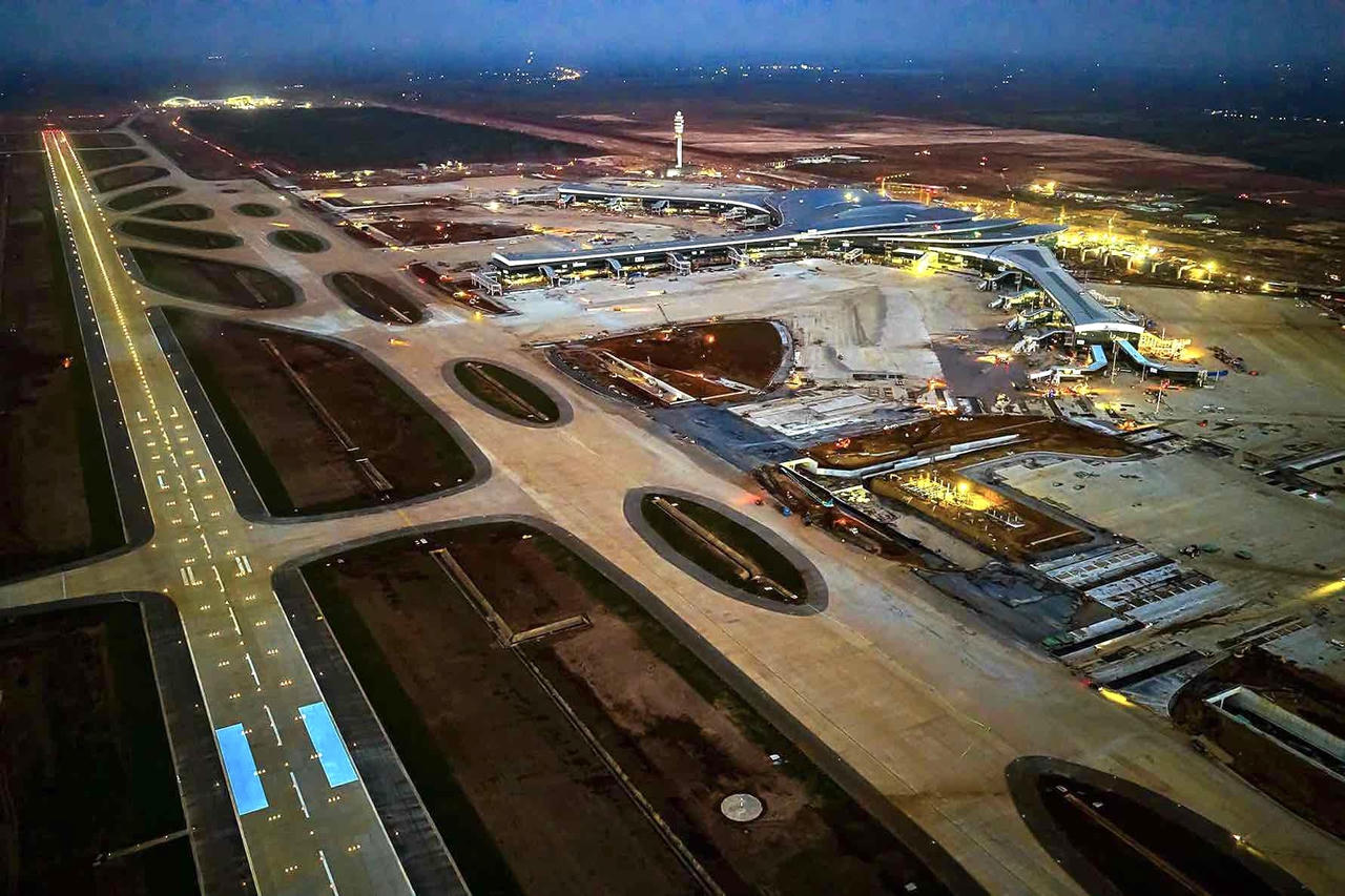 Hoàn tất kiểm tra đường lăn, sân đỗ trước ngày đón chuyến bay đầu tiên.