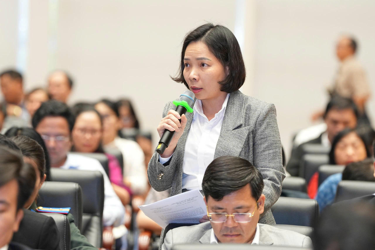 Cử tri kiến nghị, đề xuất tại Hội nghị.