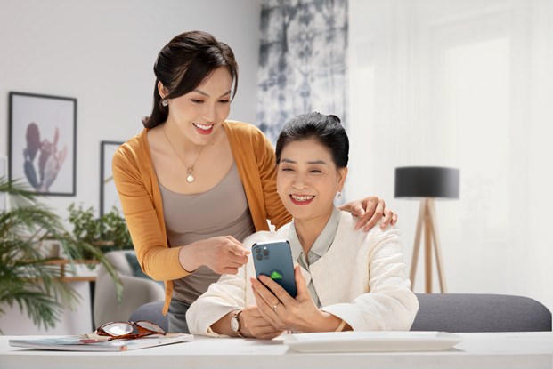 Phát Lộc khi tham gia gửi tiết kiệm tại BIDV