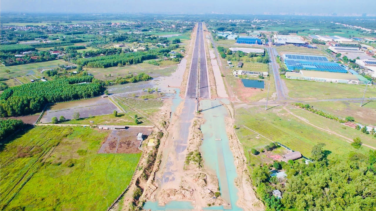 Tăng tốc thi công trên trục 25B, 25C kết nối sân bay Long Thành