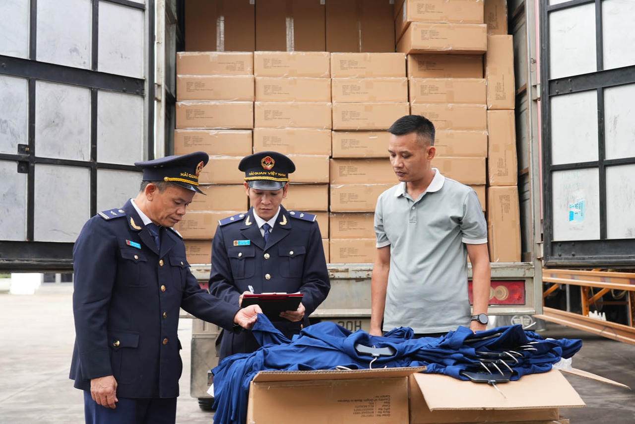 Ngành Hải quan quyết tâm đẩy lùi tình trạng gian lận thương mại, xâm phạm quyền sở hữu trí tuệ