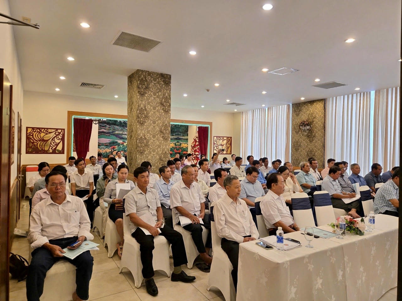 Các đại biểu tham dự Hội nghị