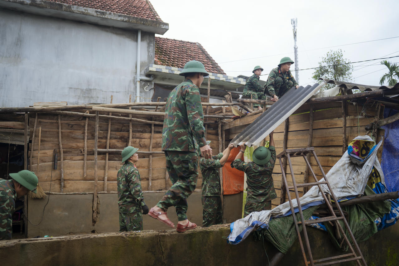 'Chiến dịch Quang Trung' tại TP Huế: Dựng mái ấm, xây niềm tin