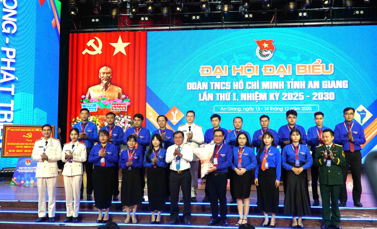 Ban Chấp hành Đoàn Thanh niên Cộng sản Hồ Chí Minh tỉnh An Giang khóa I, nhiệm kỳ 2025-2030 ra mắt Đại hội.