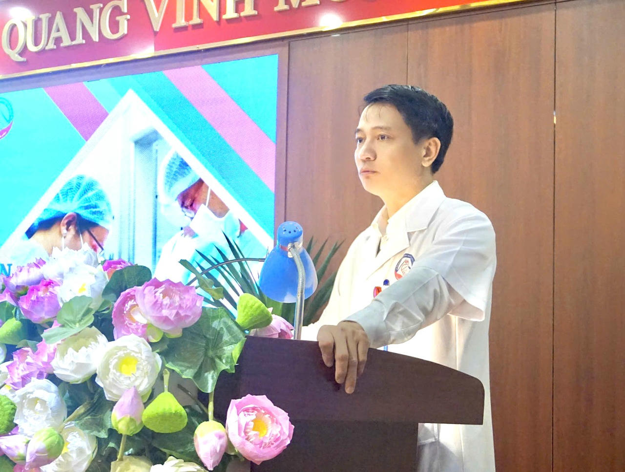 Bác sĩ chuyên khoa II Trần Hoài Bắc - Giám đốc Bệnh viện Sản - Nhi tỉnh Lào Cai phát biểu tại buổi tập huấn.