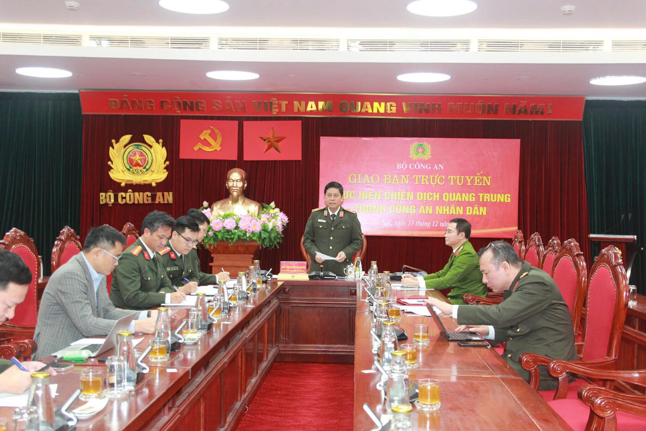 Bộ Công an: Hơn 11 nghìn cán bộ, chiến sĩ tham gia khắc phục thiệt hại thiên tai