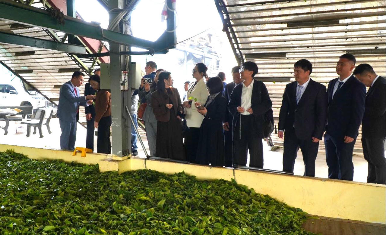 Giao lưu hữu nghị, thúc đẩy hợp tác biên giới giữa xã Bản Lầu (tỉnh Lào Cai) và huyện Hà Khẩu (Trung Quốc)