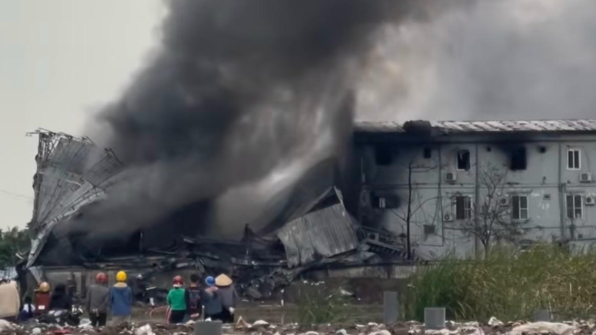 14h cùng ngày đám cháy cơ bản đã được khống chế