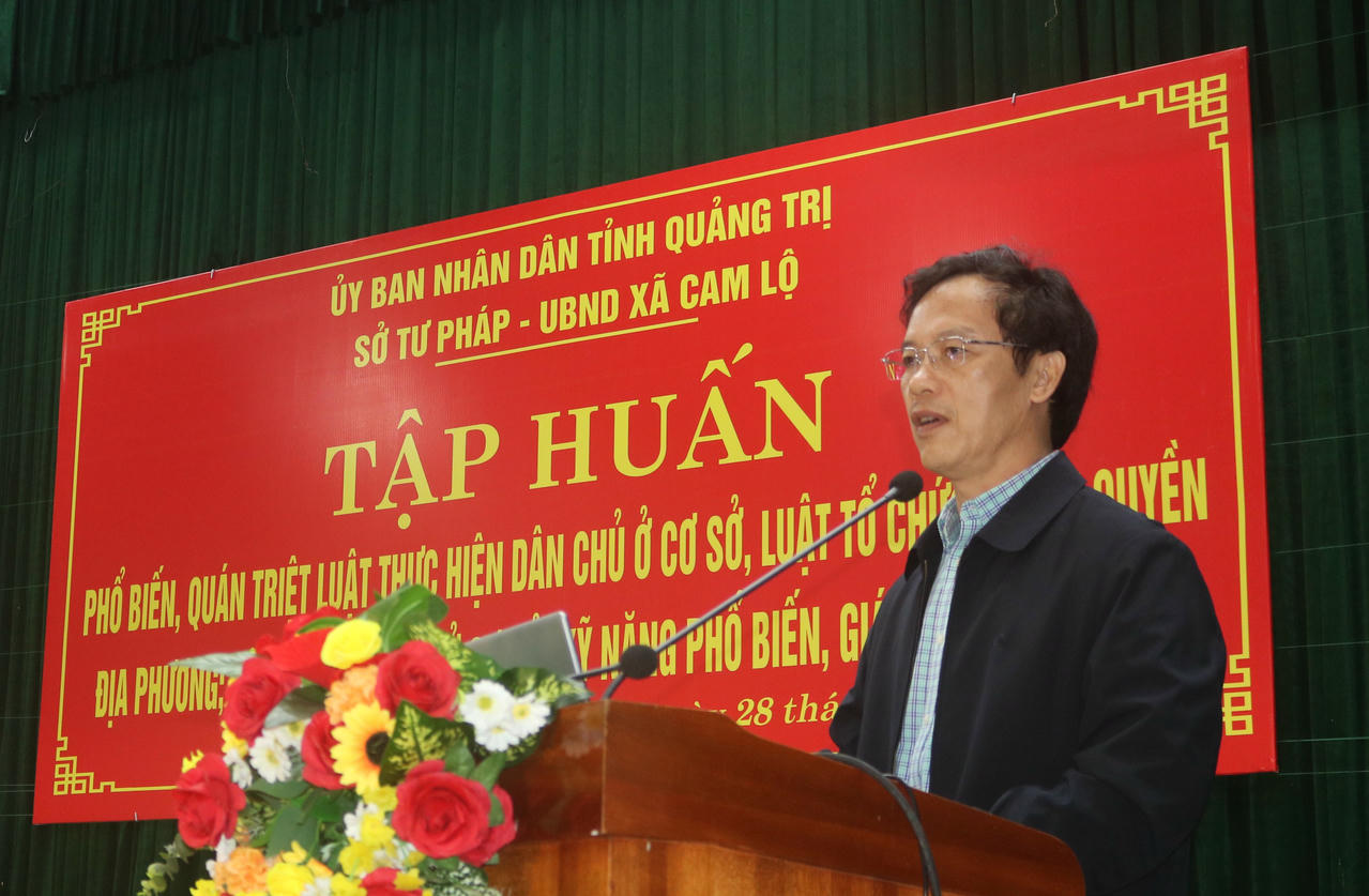 Ông Trương Quang Sáng, Phó Giám đốc Sở Tư pháp tỉnh phát biểu tại Hội nghị