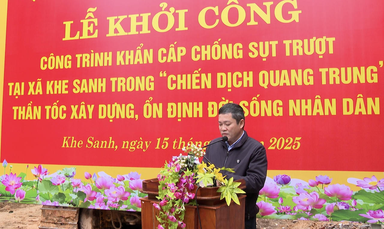 Ông&nbsp;Phan Phong Phú, Phó Chủ tịch UBND tỉnh phát biểu tại buổi lễ.