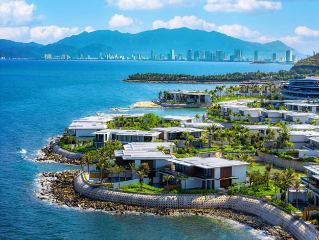 Bán đảo Tỷ phú Villa Le Corail, A Gran Meliá Hotel – “hàng xóm” của La Tiên Villa.