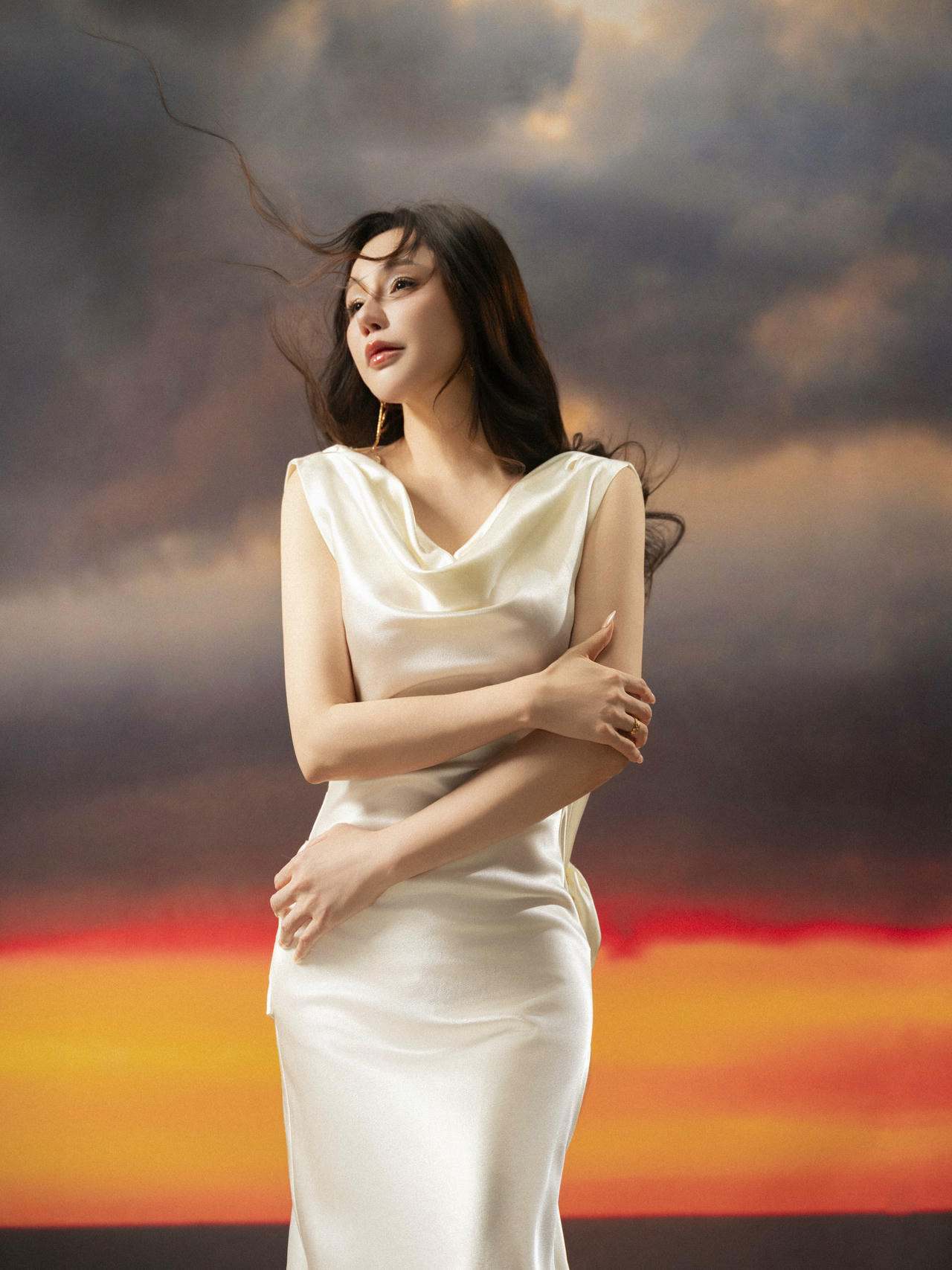 “Khi em hát” mang màu sắc tự sự, nhẹ nhàng, len lỏi vào tâm hồn người nghe bằng sự bình yên (ảnh Thanh Huyền).