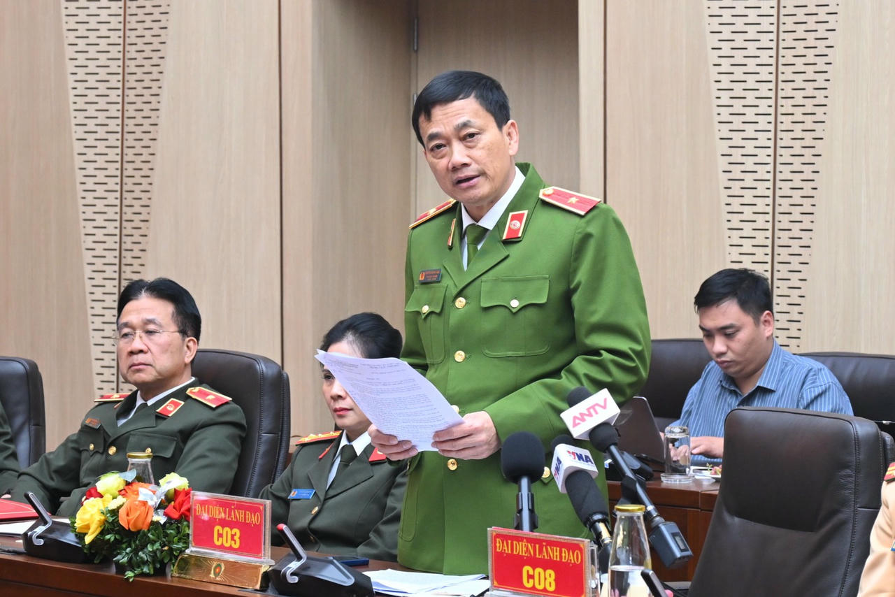 Thiếu tướng Nguyễn Mạnh Hùng cung cấp thông tin về một số vụ án, vụ việc do Cục Cảnh sát điều tra tội phạm về tham nhũng, kinh tế, buôn lậu điều tra, xử lý.