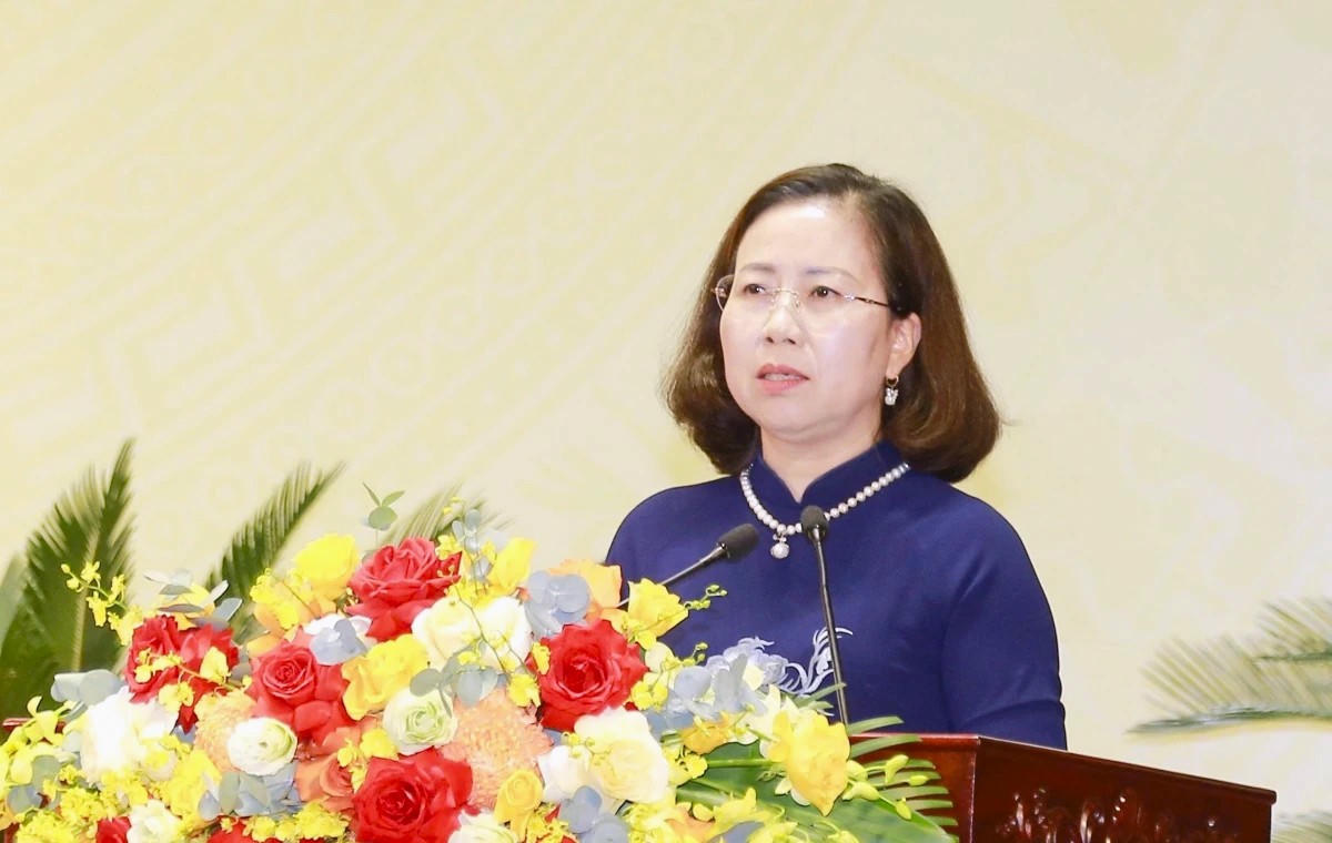 Bà Bùi Thị Thơm - Phó Chủ tịch Trung ương Hội Nông dân Việt Nam phát biểu chỉ đạo tại đại hội.