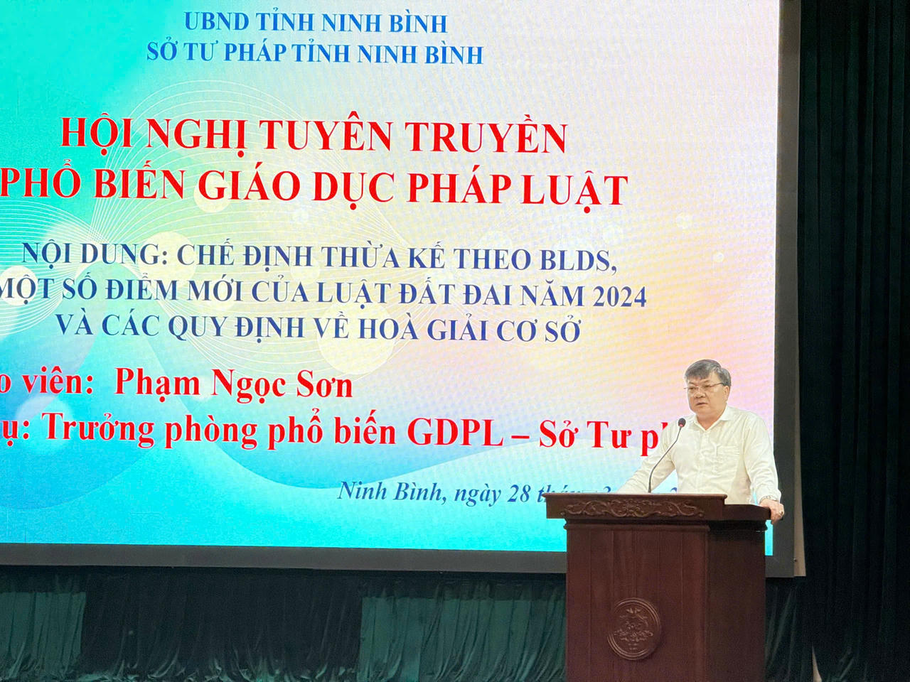 Những năm gần đây, công tác tư pháp của Ninh Bình có nhiều chuyển biến rõ nét, tạo dấu ấn mạnh mẽ từ phổ biến, giáo dục pháp luật, hòa giải cơ sở, nâng chuẩn tiếp cận pháp luật cấp xã đến quản lý hộ tịch, quốc tịch, nuôi con nuôi và hỗ trợ pháp lý cho doanh nghiệp nhỏ và vừa.