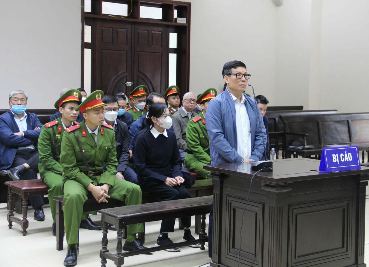 Các bị cáo tại tòa.