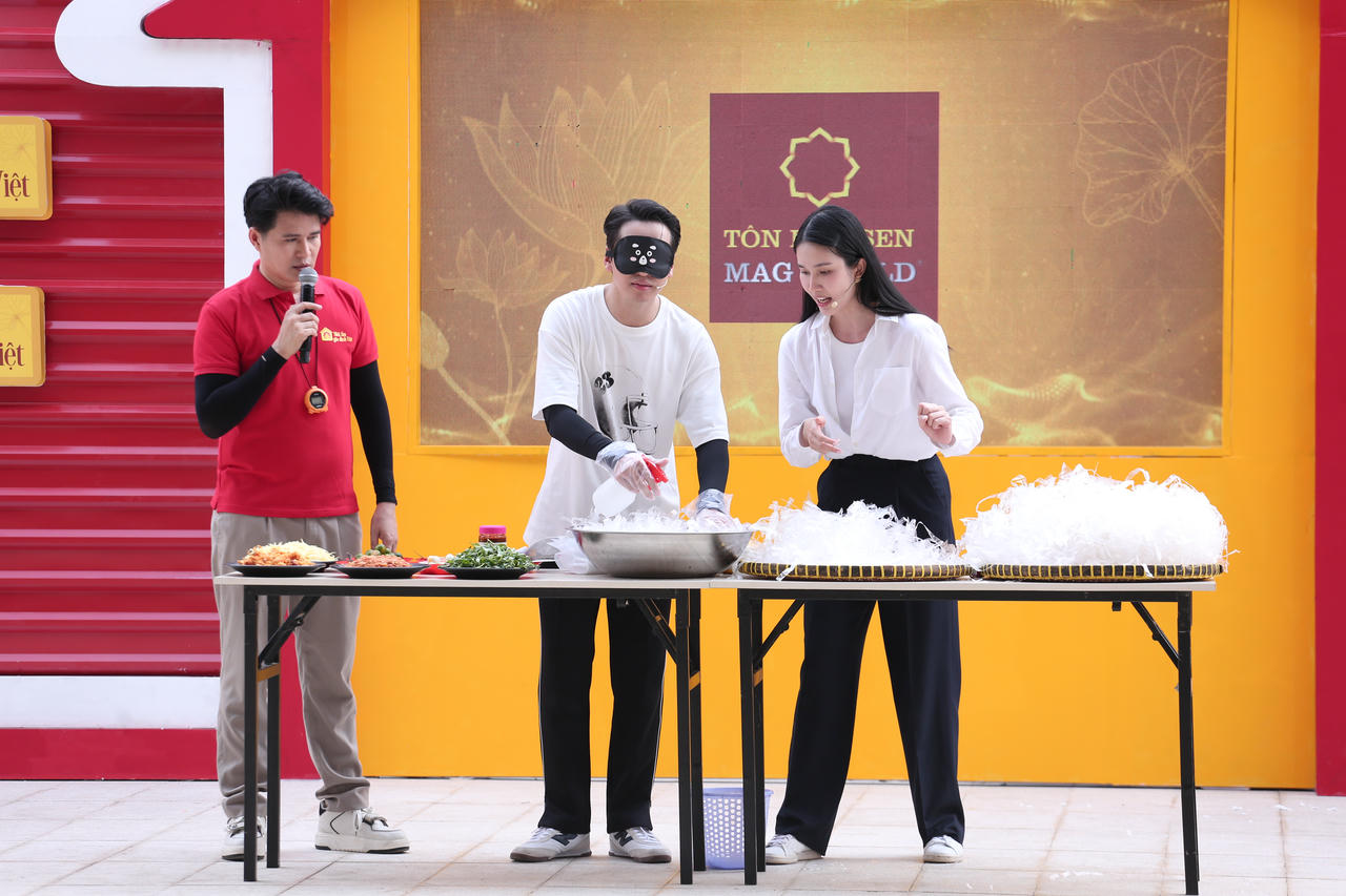 MC Vũ Mạnh Cường dẫn dắt duyên dáng, kết nối cảm xúc cùng ca sĩ Bạch Công Khanh và Á hậu Phương Anh trong buổi ghi hình tại Tây Ninh.