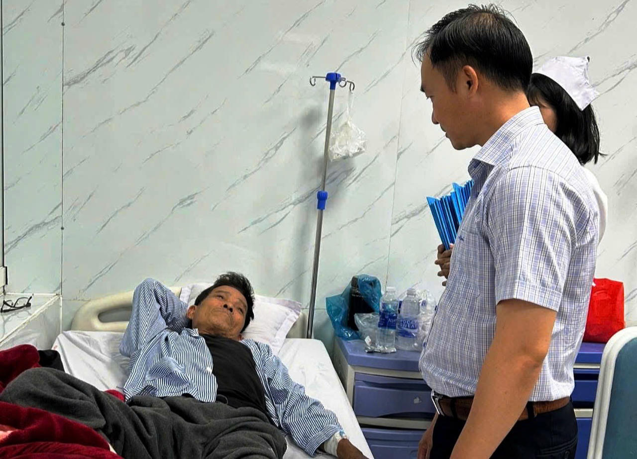 Chủ tịch Quảng Ngãi chỉ đạo xử lý nghiêm hành vi vi phạm về VSATTP, điều trị kịp thời cho người bị ngộ độc thực phẩm.