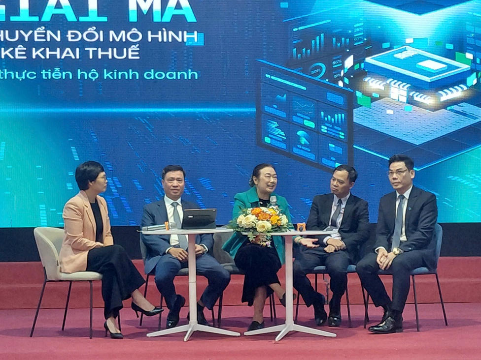 Các chuyên gia tư vấn tại hội thảo (Ảnh: PV)