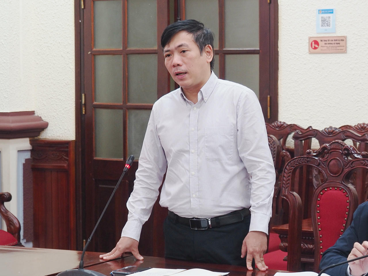 Ông Hoàng Xuân Châu, Phó Hiệu trưởng Trường Đại học Luật Hà Nội, Hiệu trưởng Trường Cao đẳng Luật miền Bắc phát biểu tại Hội nghị.