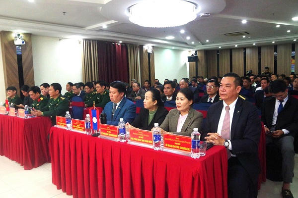 Người có uy tín, rành pháp luật - “cầu nối” giữ vững biên giới Việt - Lào