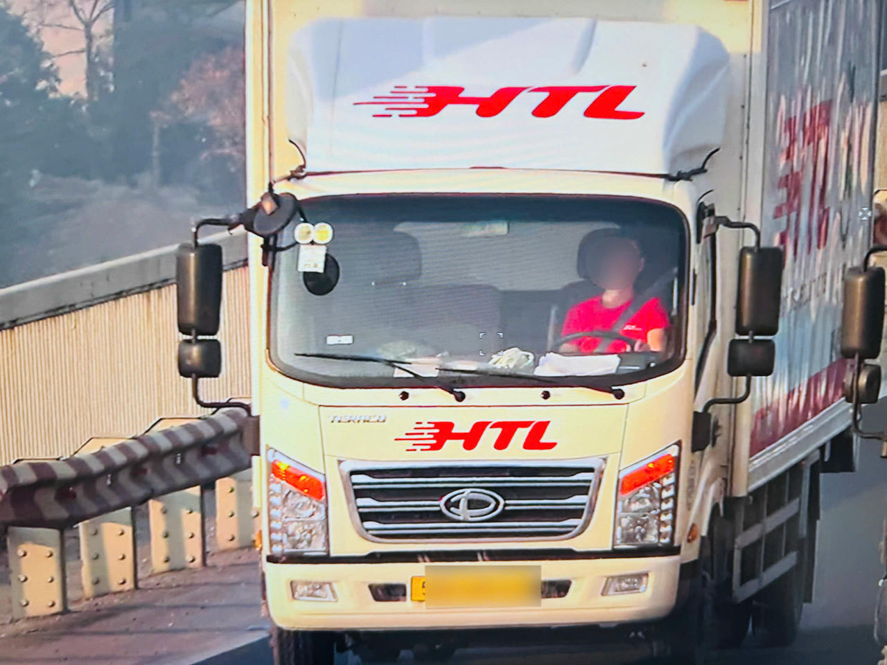 Hệ thống camera có thể quan sát từ xa, cho hình ảnh rõ nét.