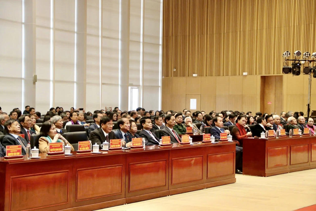 Các đại biểu dự buổi gặp mặt.