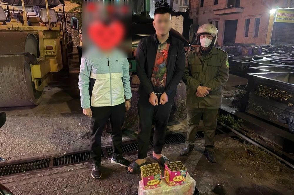 Quảng Ninh: Bắt giữ đối tượng vận chuyển trái phép pháo hoa trong đêm