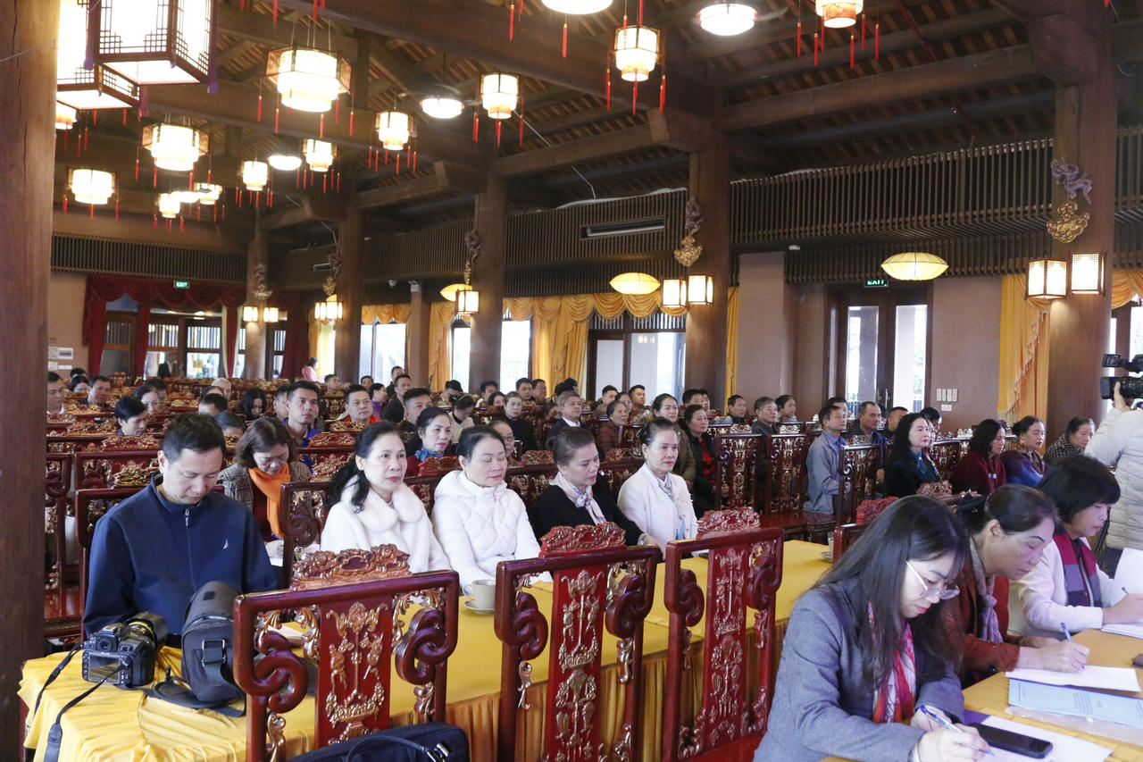 Các đại biểu tham dự hội thảo.