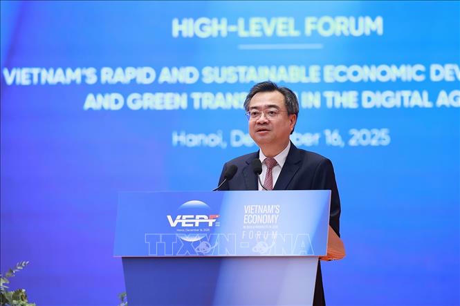 Trưởng Ban Chính sách, chiến lược Trung ương Nguyễn Thanh Nghị khai mạc Diễn đàn Kinh tế Việt Nam 2025, triển vọng 2026. Ảnh: Dương Giang/TTXVN