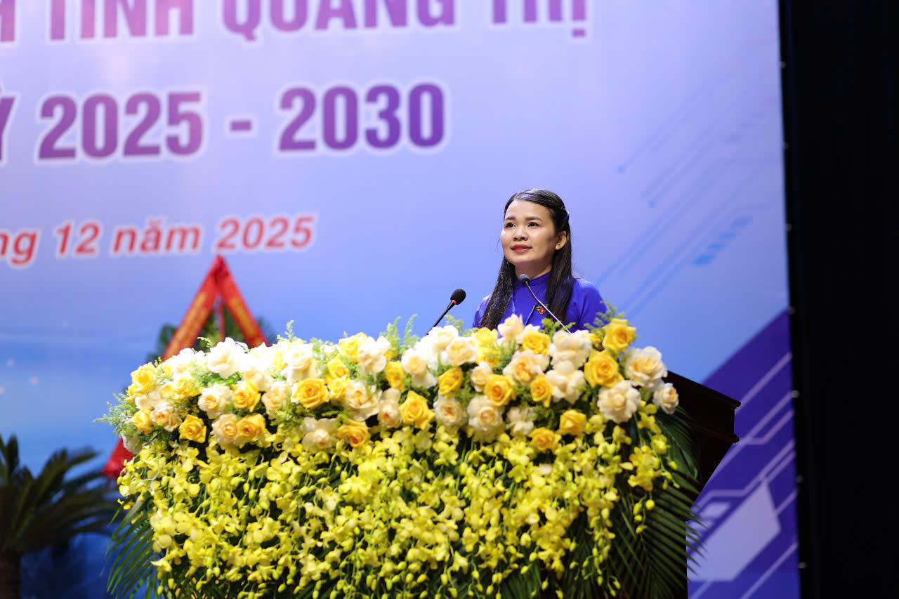 Bà Trần Thị Thu - Bí thư Tỉnh đoàn Quảng Trị phát biểu nhận nhiệm vụ.