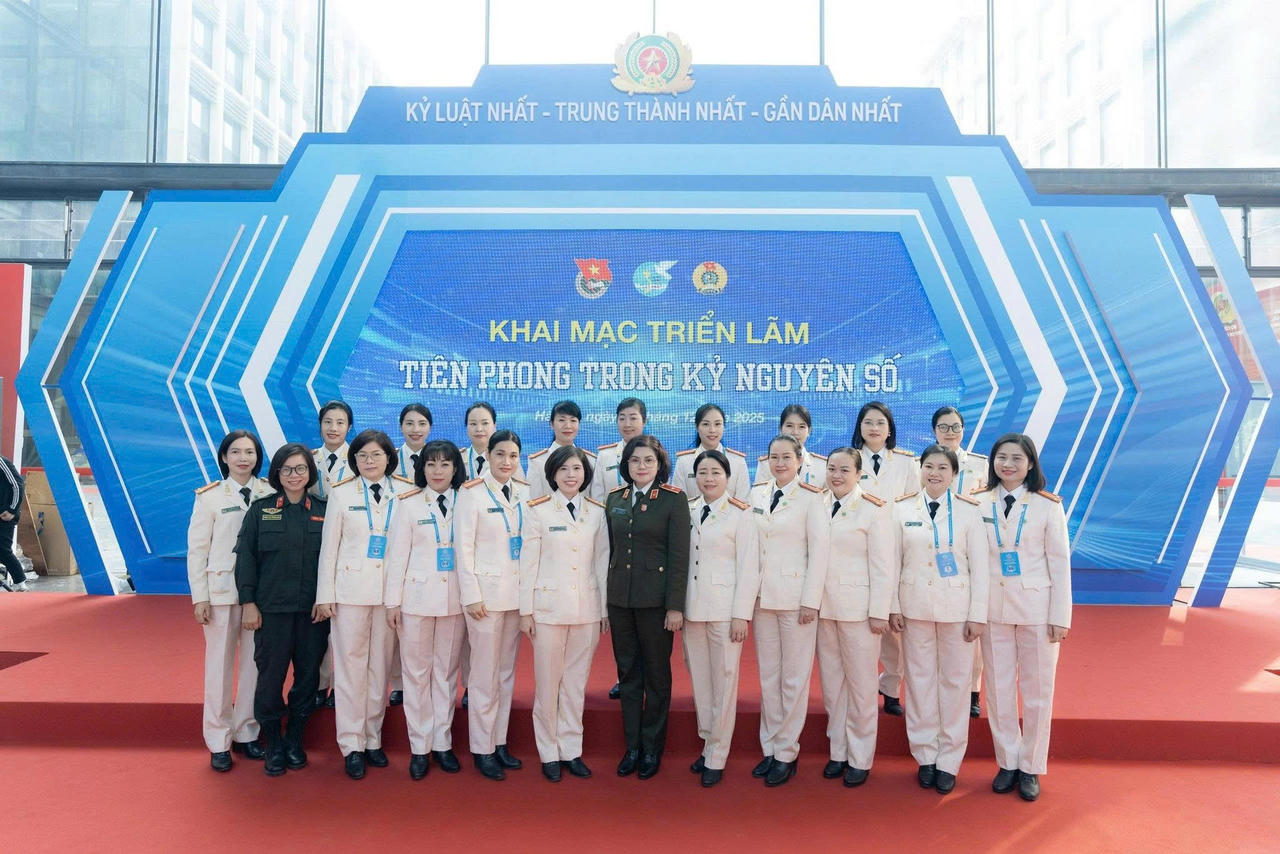 Triển lãm “Tiên phong trong kỷ nguyên số” chào mừng Đại hội các tổ chức chính trị - xã hội trong CAND