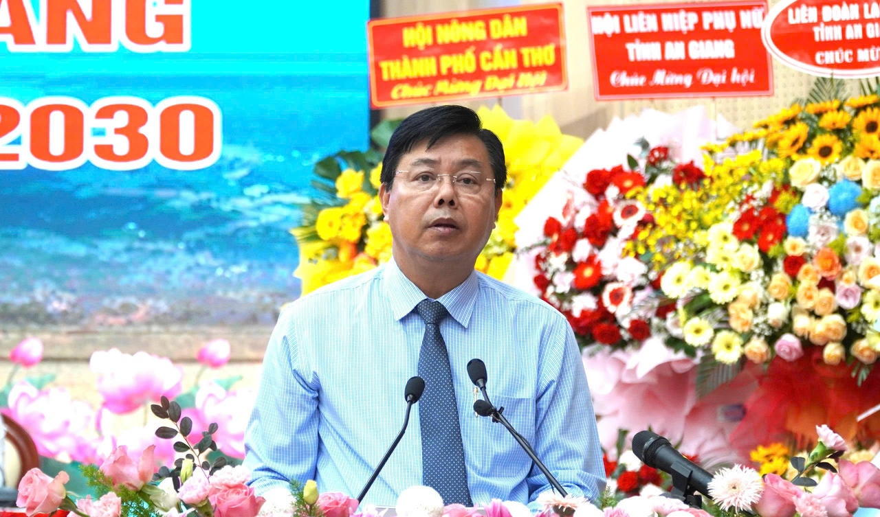 Bí thư Tỉnh ủy An Giang Nguyễn Tiến Hải phát biểu chỉ đạo tại Đại hội.