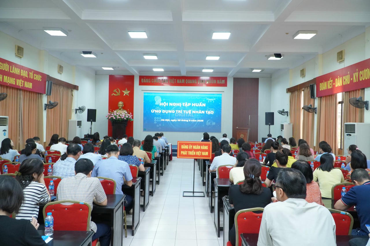 VDB tham dự Hội nghị tập huấn ứng dụng trí tuệ nhân tạo 