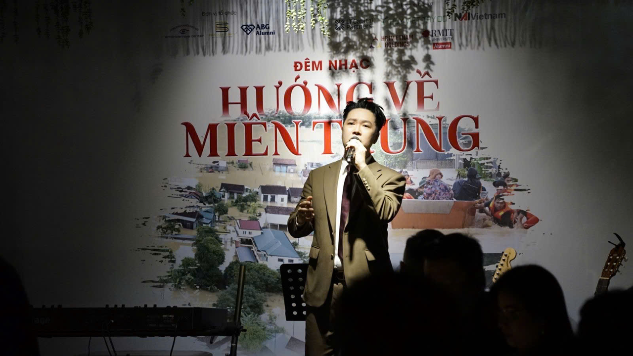 'Hoàng tử tình ca' Lê Hiếu và đêm nhạc của những tấm lòng: Khi người Sài Gòn 'thương' về miền Trung