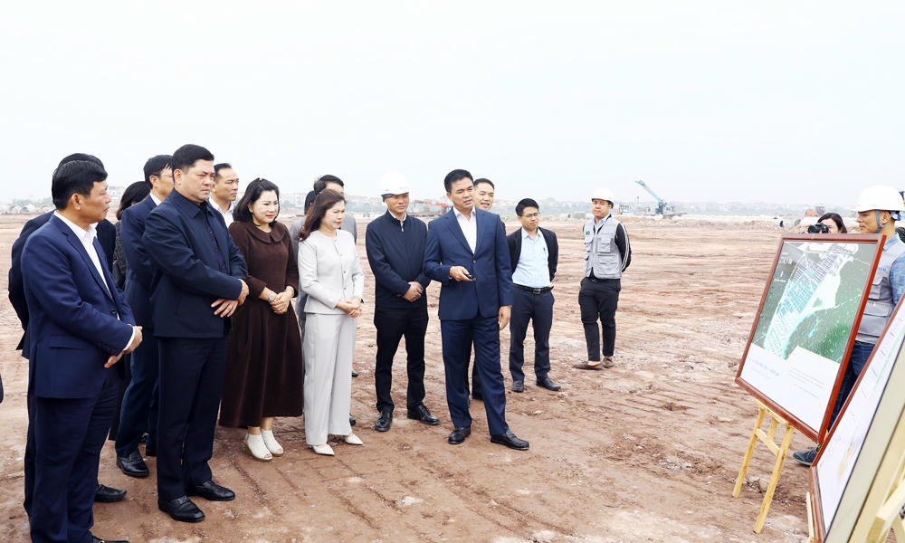 Bí thư Tỉnh ủy cùng đoàn công tác kiểm tra thực địa hạ tầng Khu công nghiệp Châu Minh - Bắc Lý - Hương Lâm.