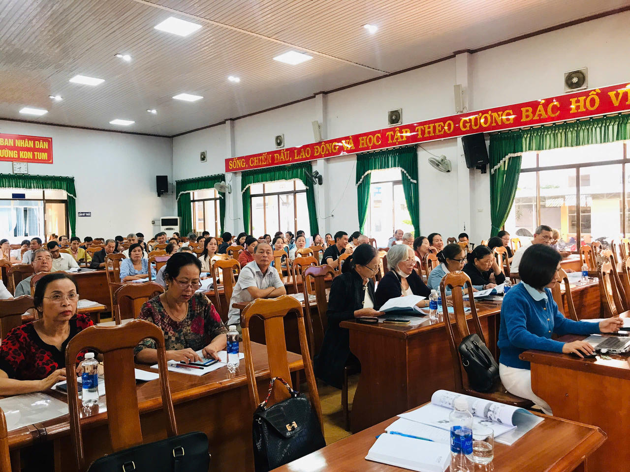 Phường Kon Tum tổ chức hội nghị tập huấn nâng cao năng lực cho đội ngũ cán bộ, cộng tác viên làm công tác tuyên truyền, tư vấn hướng nghiệp và hỗ trợ việc làm.