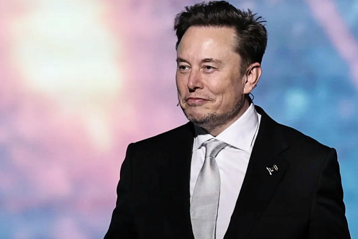 Elon Musk trở thành người đầu tiên trong lịch sử đạt mốc tài sản 600 tỷ USD
